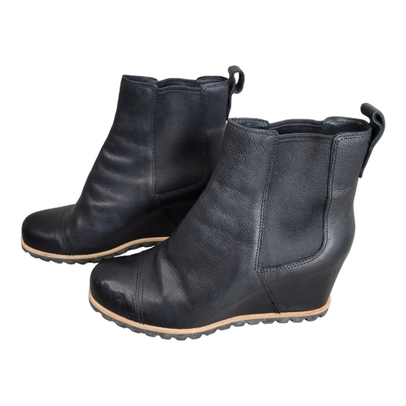 UGG Shoes - UGG Women's Pax Wedge Chelsea Black Size 9.5